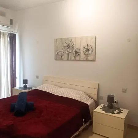 54 Rw Ashley Apartment